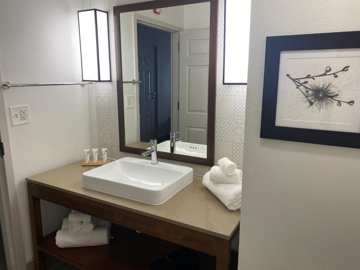 Country Inn & Suites By Radisson, Rj Stadium - Tampa Airport East מראה חיצוני תמונה