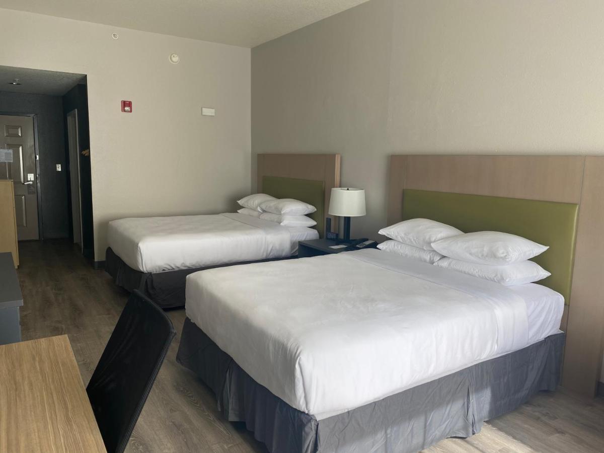 Country Inn & Suites By Radisson, Rj Stadium - Tampa Airport East מראה חיצוני תמונה