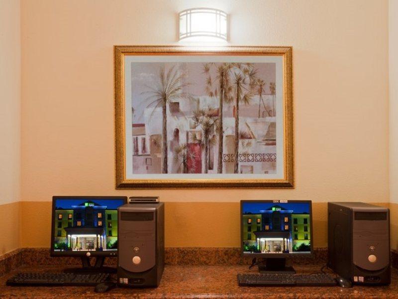 Country Inn & Suites By Radisson, Rj Stadium - Tampa Airport East מראה חיצוני תמונה