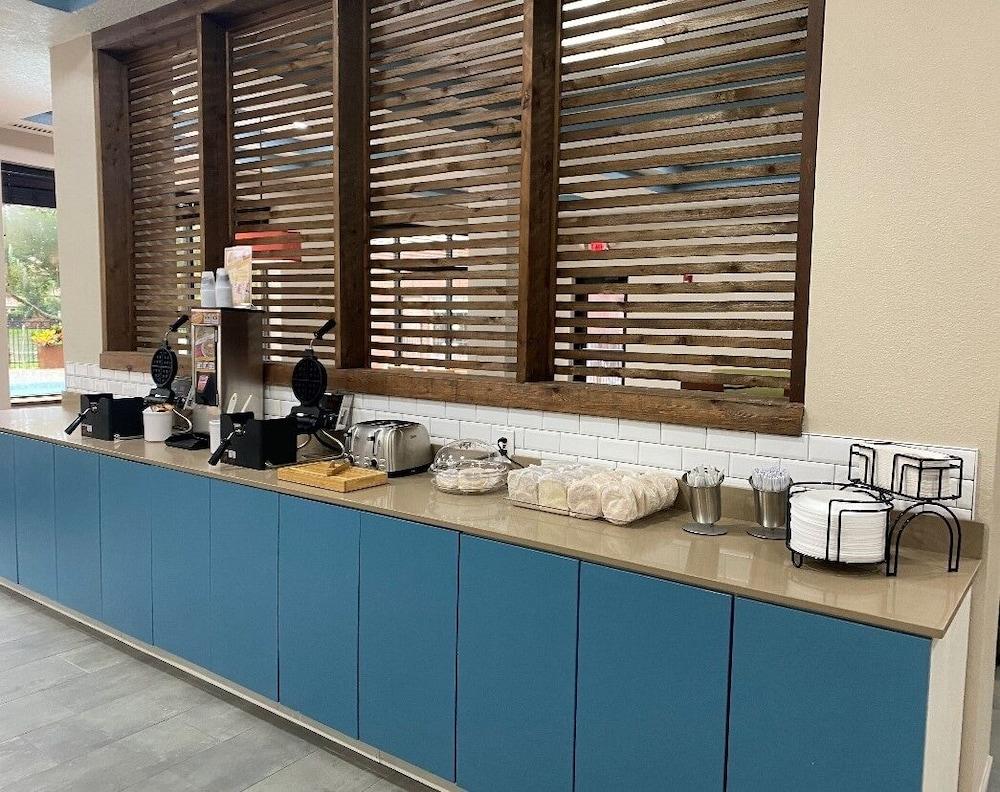 Country Inn & Suites By Radisson, Rj Stadium - Tampa Airport East מראה חיצוני תמונה