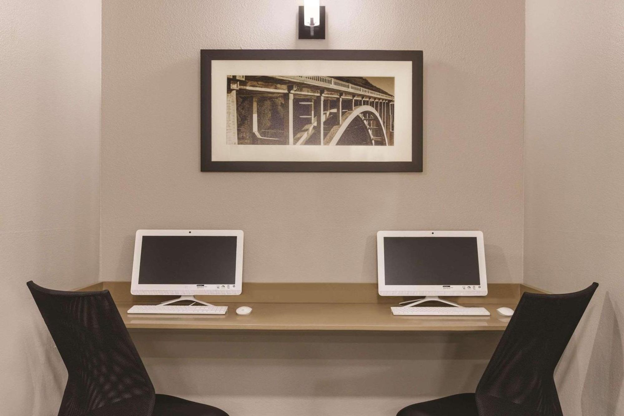 Country Inn & Suites By Radisson, Rj Stadium - Tampa Airport East מראה חיצוני תמונה