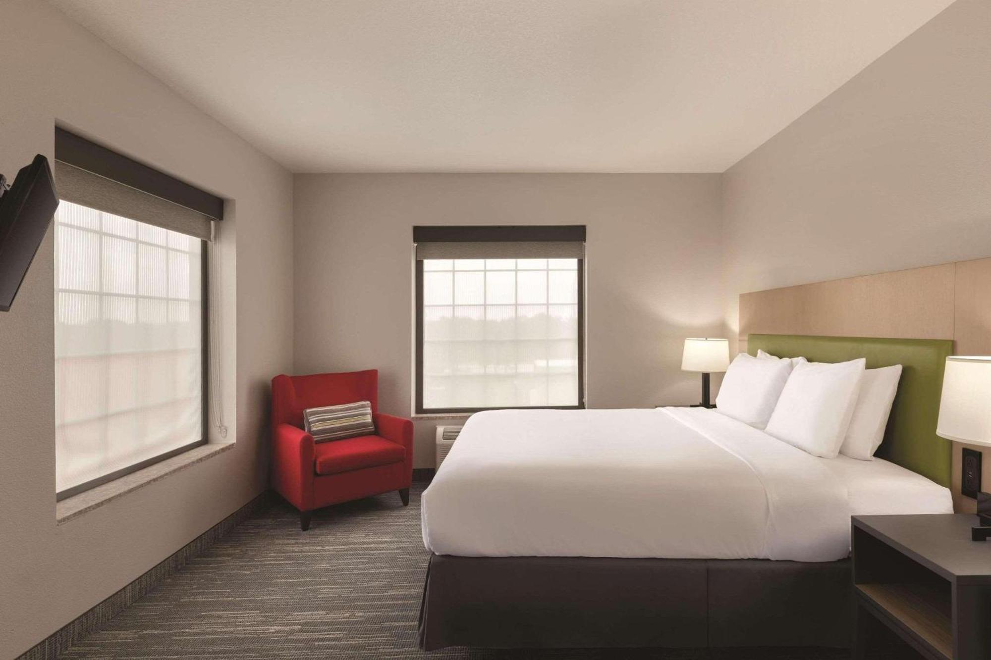 Country Inn & Suites By Radisson, Rj Stadium - Tampa Airport East מראה חיצוני תמונה