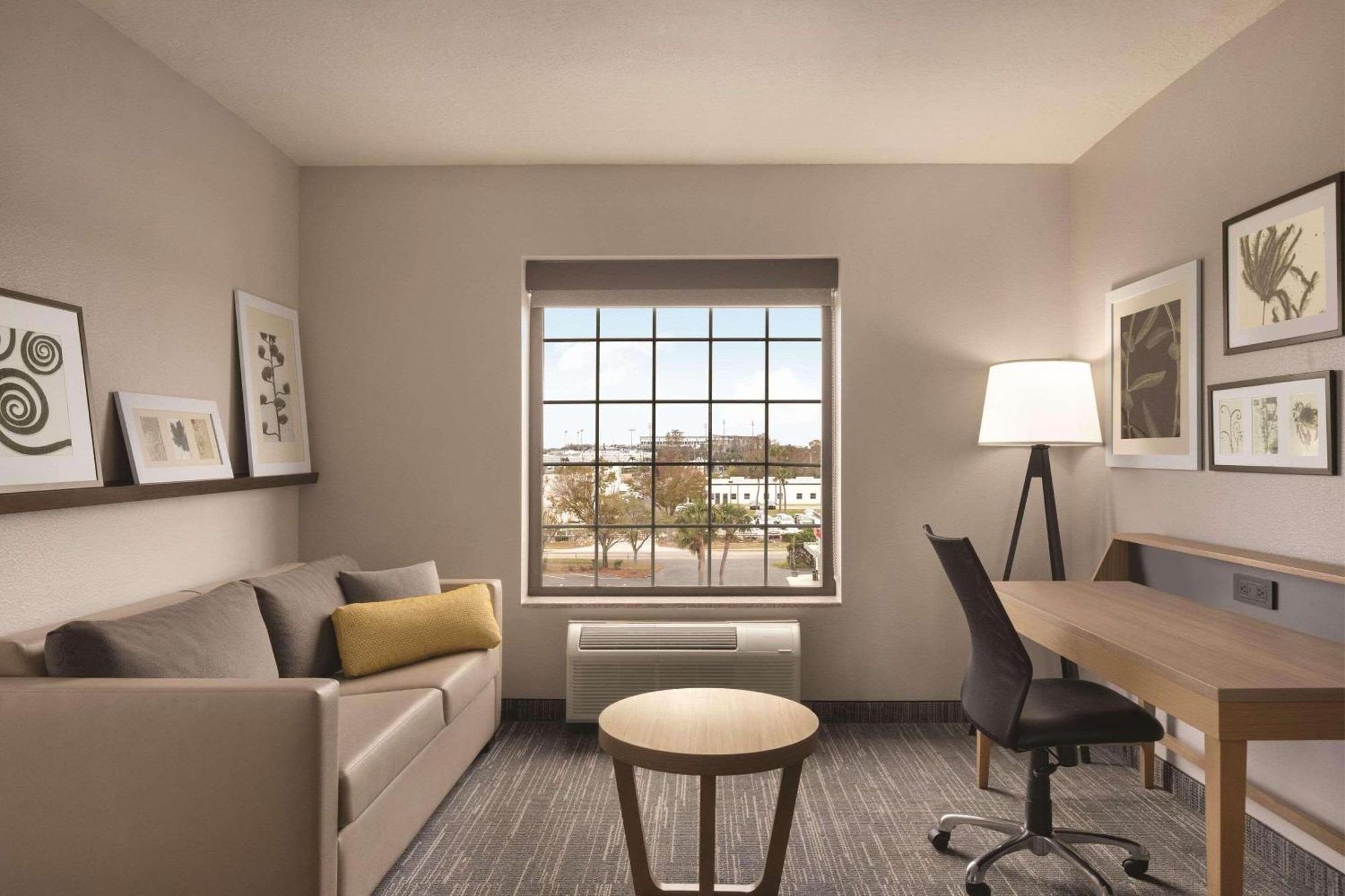 Country Inn & Suites By Radisson, Rj Stadium - Tampa Airport East מראה חיצוני תמונה
